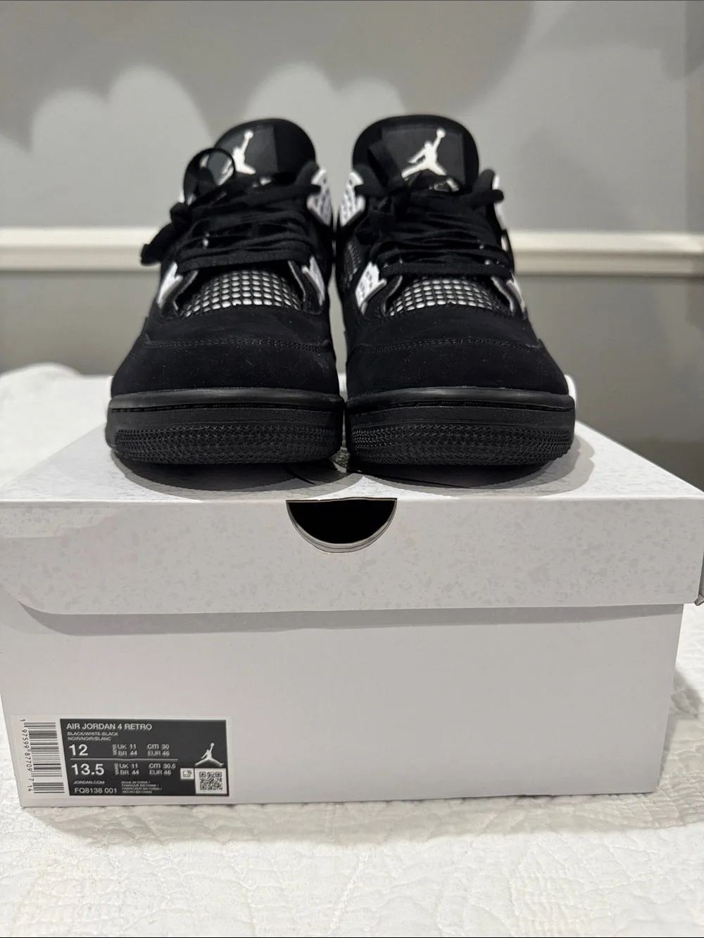 Jordan 4 White Thunder Men’s Black and White Mens 12. Authentic. See photos.